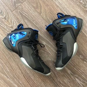 Nike Air Penny 1/2 Cent from the Shooting Stars pack. Very rare!